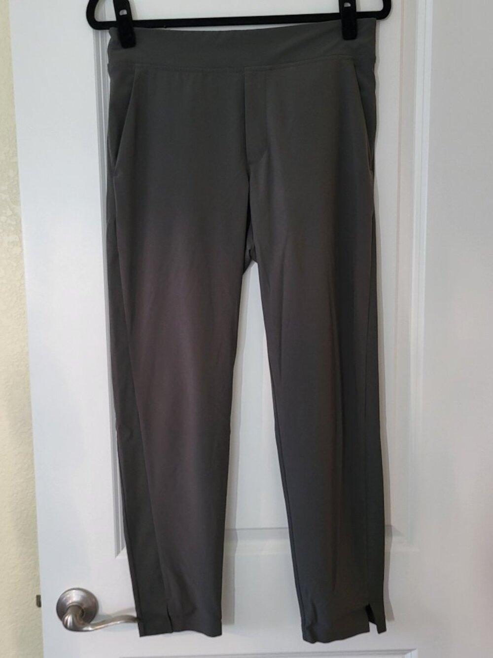Athleta Brooklyn Mid Rise Ankle Pant Size 6 Grey Olive Lightweight Travel Work